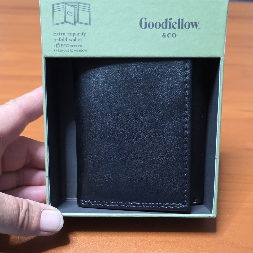 Goodfellow & Co Classic Black Trifold Wallet